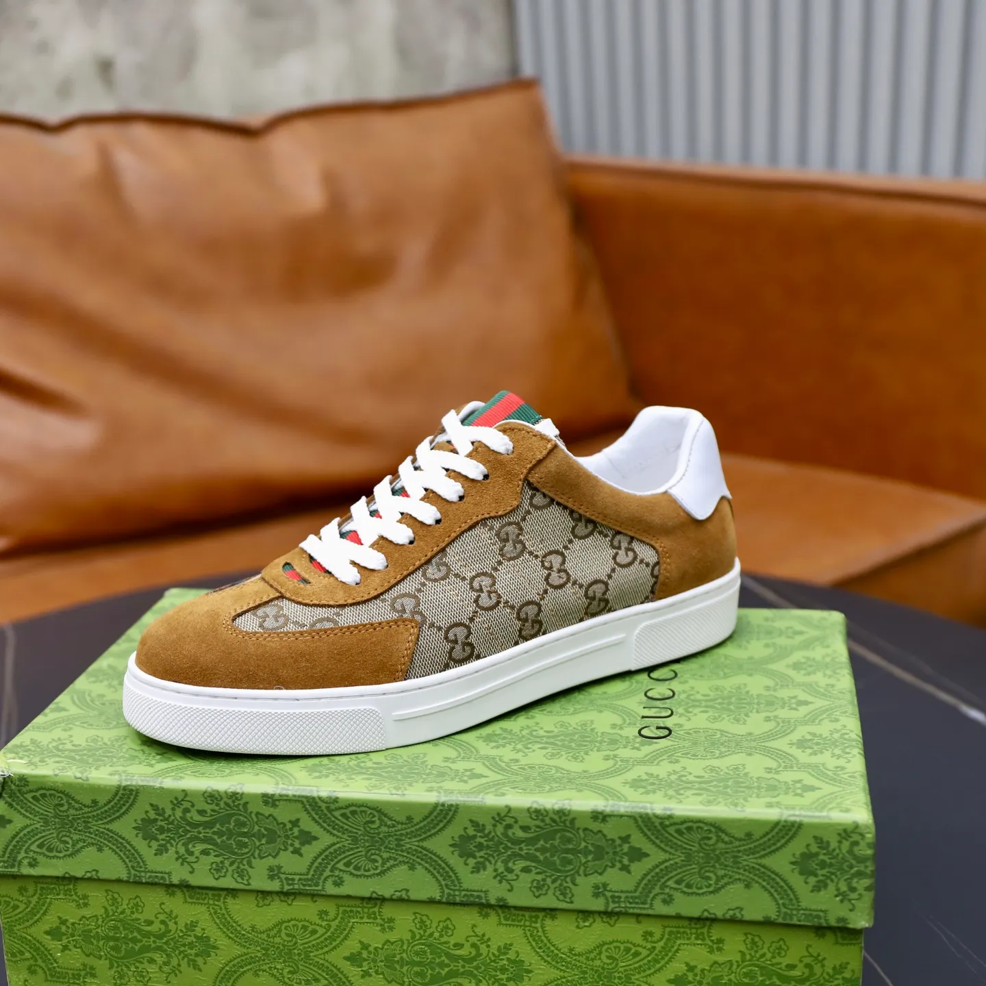 Ex-factory price: 380💰🙅‍♂️🙅‍♂️🙅‍♂️ Brand: Gucci GUCCi Standard code: 38-44 (45 customized) Grade: Same as the official website Material: Original leather splicing Comfortable and breathable sheepskin lining Original wear-resistant outsole Style category: Men's fashionable casual shoes Running sneakers Distinguished luxury brand elements Top luxury Color: actual picture color